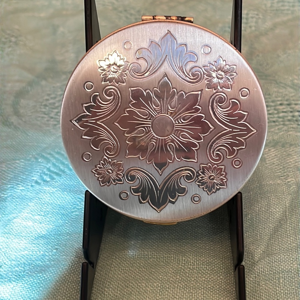Zell Fifth Avenue Compact Makeup Powder Puff Mirror Silver Tone Vintage